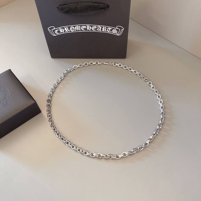 Retro Letter Chain Necklace With Diamonds, Suitable For Men And Women, European
