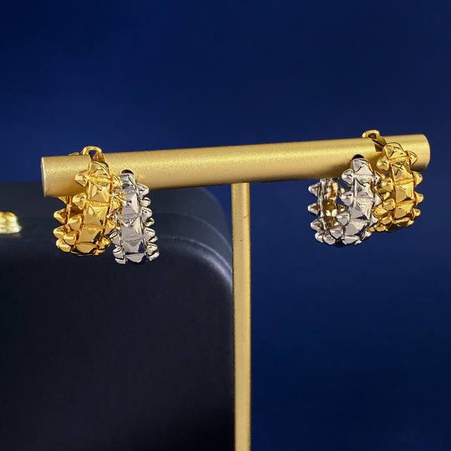 Kd94 Cartier Simple And Unique Metal-Finish Smooth Rivet Bullet Circle Earrings