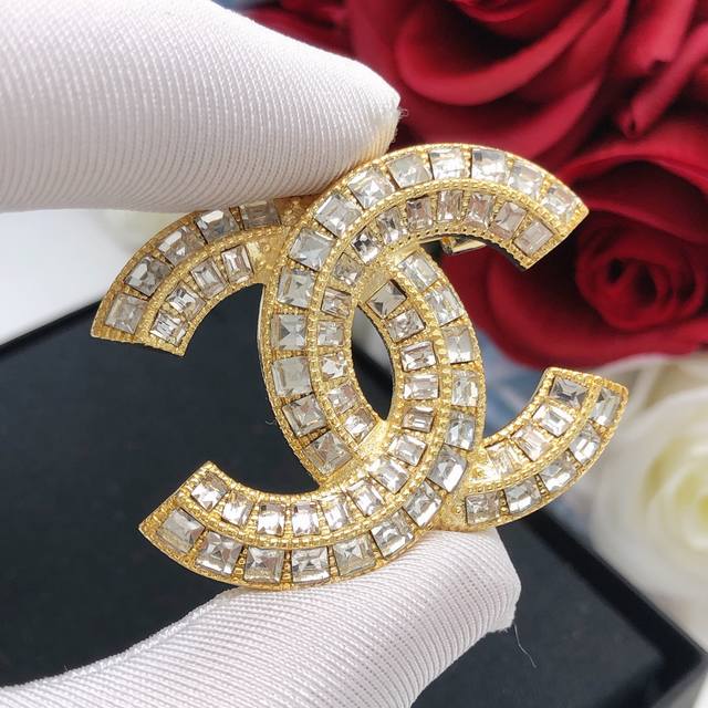Model Number Xxz0011 Authentic Single Piece, Celebrity And Influencer Favorite,