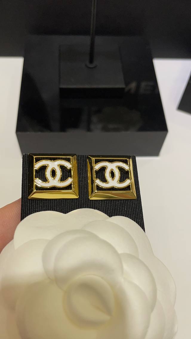 Code Xed0084 Ch*Nel Latest Square Openwork Drip White Earrings, Consistent Zp Br