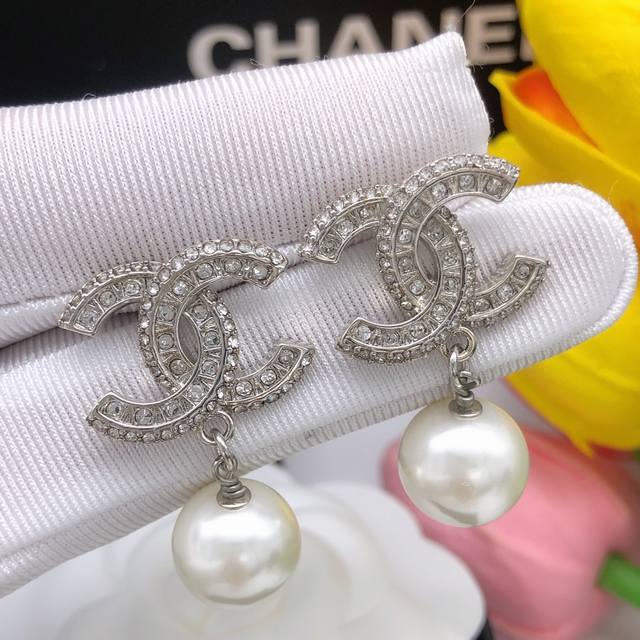 Code Xed0846 Chanel Small Diamond-Encrusted Ear Studs, Best-Selling Style! Highe
