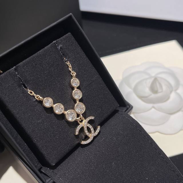Code Xxl0128 Gold And Silver New Chanel Necklace Pair With Yyds, Blazingly Popul