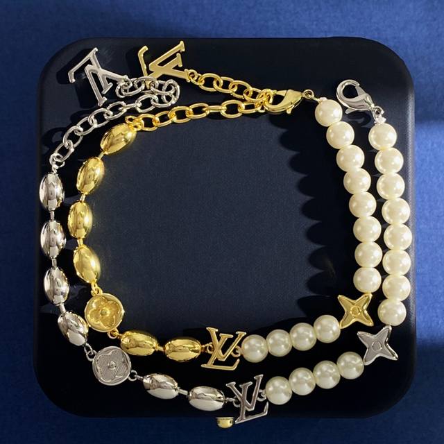 Lv Louis Vuitton Unisex European-Style Fashion Pearl Chain With Lv Letter And Fo