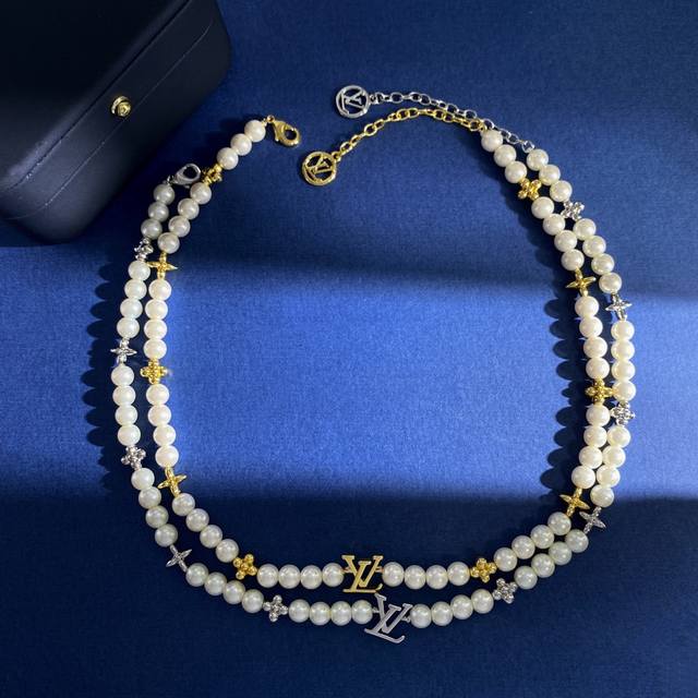 Lv Louis Vuitton High-End Fashion Classic Monogram Pearl Necklace Brass Material