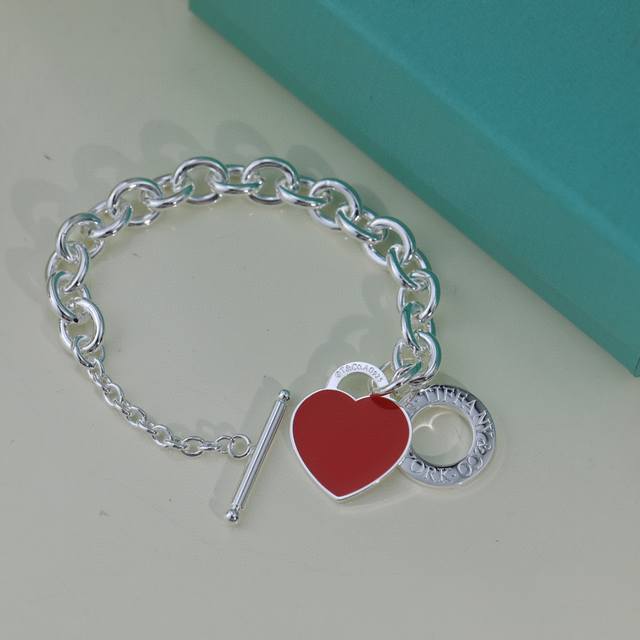 Tiffany Heart-Shaped Bracelet, Gold-Plated Material. Tiffany & Co. Tiffany Cherr