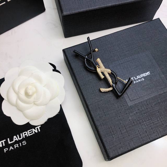 Ysl Yves Saint Laurent Brooch With Single Row Of Diamonds, Elegant And Luxurious