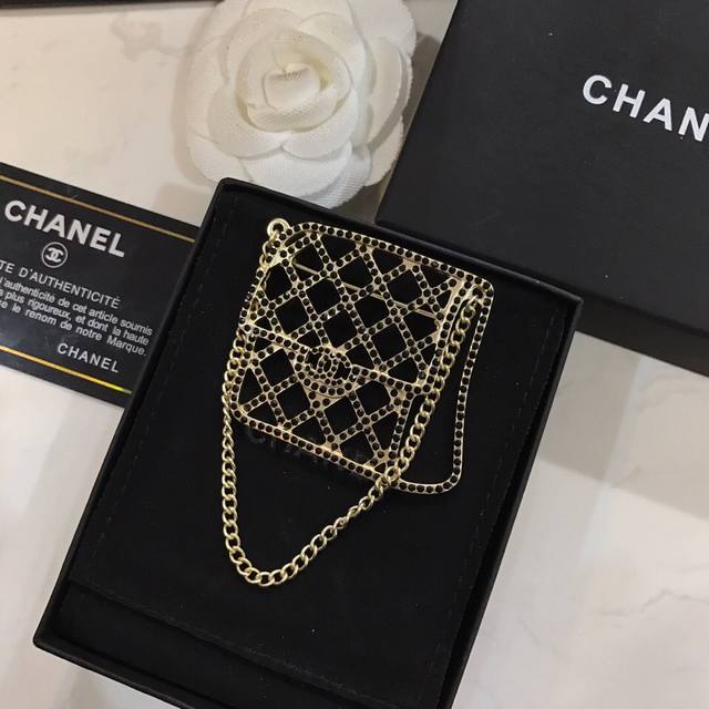 Chanel New Handbag Brooch Original Material, Store-Synchronized New Arrival. Cho