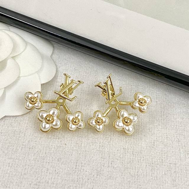 Code E2356 Lv Earring Best-Selling Styles Now Available! Consistent Zp Lv Pearl