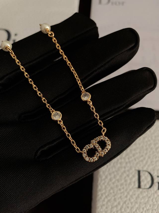 D*Or Cd Diamond-Studded Necklace Mini Cd Letter Zp Design, Compact And Elegant,
