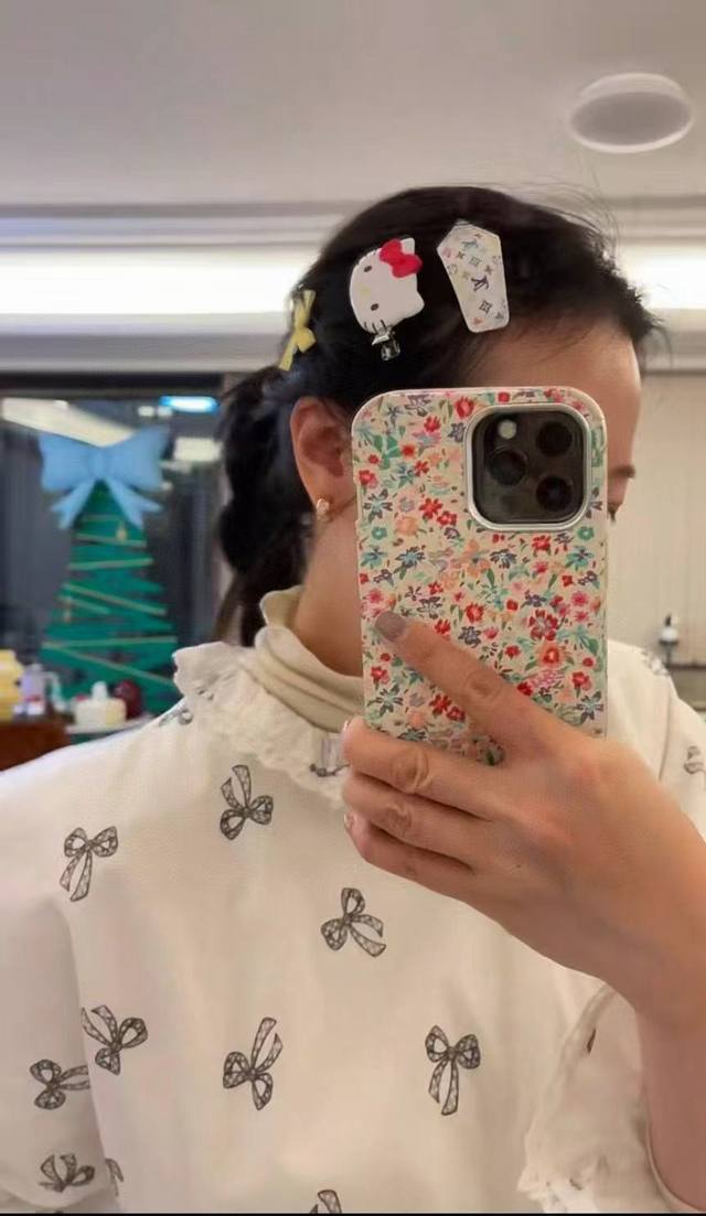 A Pair Of New Lv Hairpins, Louis Vuitton Authentic Material, Hot-Selling Design,