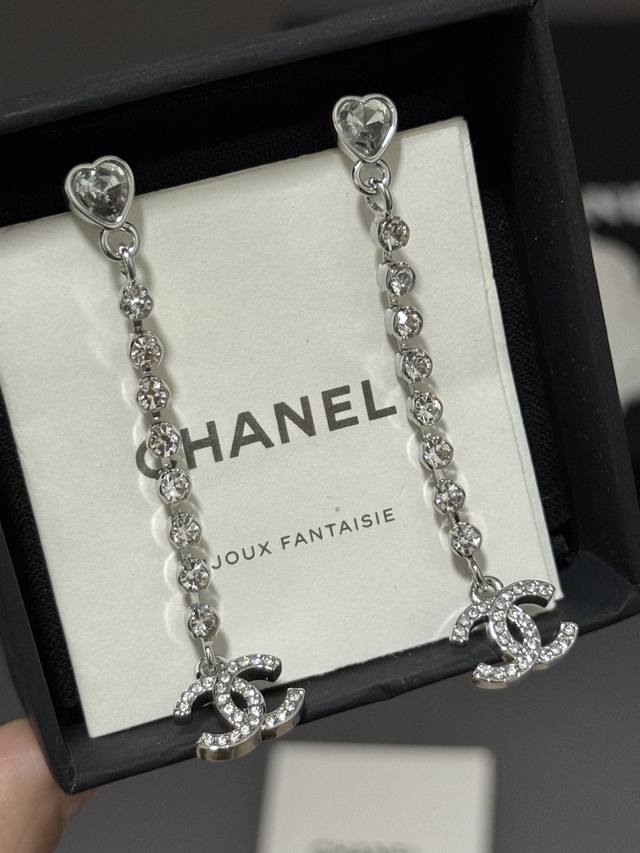 Ch*Nel Latest White Gold Fringe Earrings, Zp Brass Material