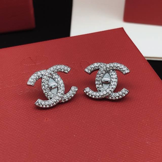 Code Xed0958 Ch*Nel Latest Model Silver Button Stud Earrings, Zp Brass Material