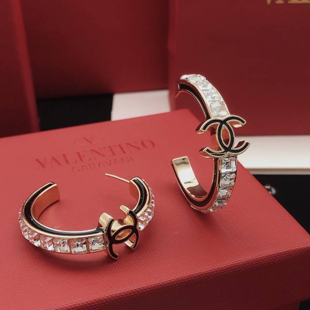 Model Number Xed0464 Ch*Nel Latest Square Diamond Round Moon Ear Hooks, Consiste