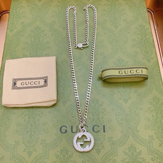 Tiktok's Top Choice For Influencer-Endorsed Products. Full-Diamond Gucci Necklac