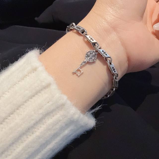 New Arrival, Store-Quality Chrome Hearts Cross Bracelet, Popular On Kuaishou, In