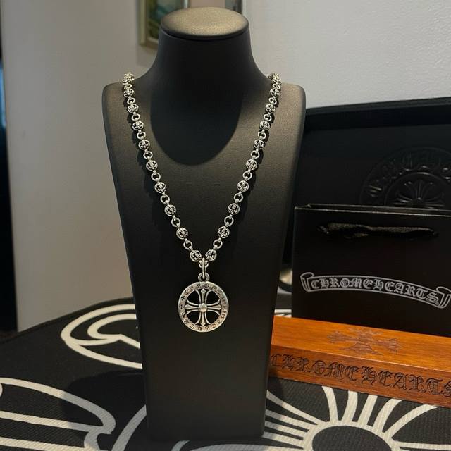 New Arrival, Boutique Quality Chrome Hearts Classic Retro Scout Flower Necklace