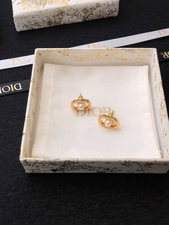 Dior Earrings - Hot-Selling New Arrival Dior Golden Mini Cd Earrings - Compact A