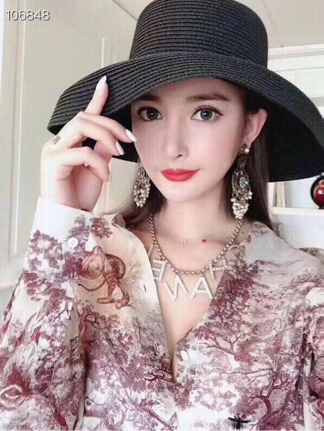 Chanel New Choker-Style Logo Letter Necklace, Same As Dilraba's, Popular Among I