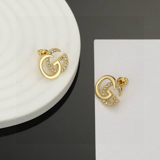 Gucci Retro G-Letter New Arrival Ear Studs Inspired By The Classic 70S Letter De