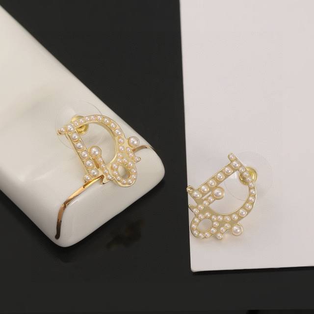 Dior New Arrival Ear Studs New Cd Letter Pearl Retro Ear Studs Not Mass-Produced