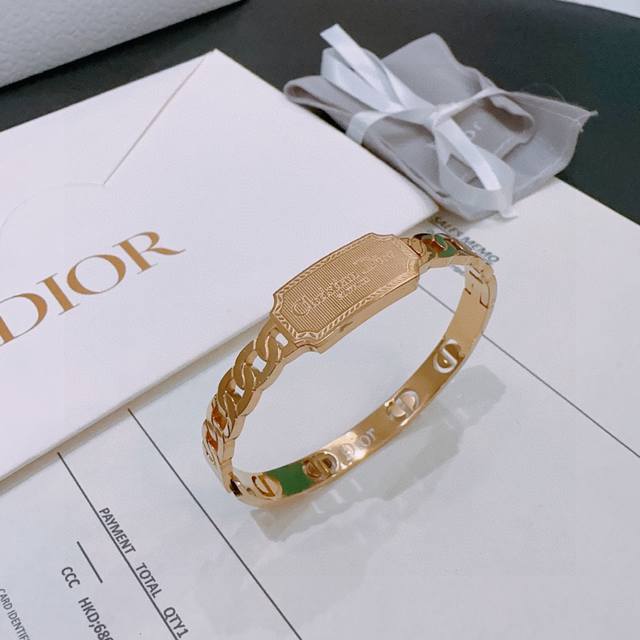 Dior Bracelet And Bangle - New Design, Trendy And Fashionable, Suitable For Both