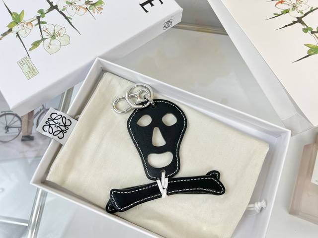 New Arrival Loewe Leather Keyring Pendant Car Keyring Skulls Charm Series Skull