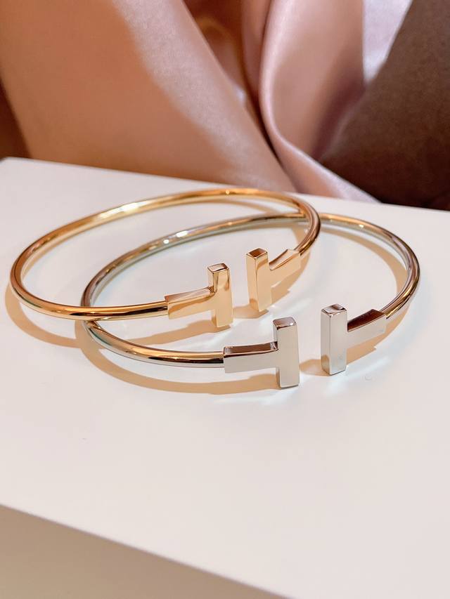 Double T Series Diamond-Free Coil Open Bangle With Custom-Made Zp-Consistent Ela