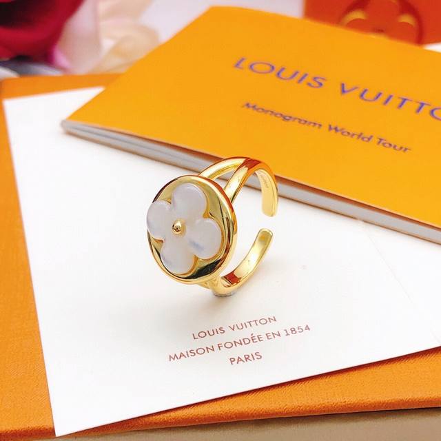 Item Number Ljz0016 Lv* Latest White Pearl Flower Ring Consistent Zp Brass Mater