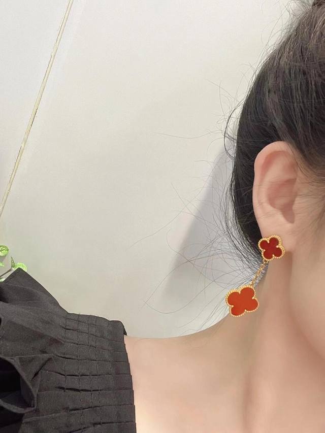 V Gold-Plated Mimi Gold, Premium Craftsmanship, Stunning V N Van Cleef & Arpels