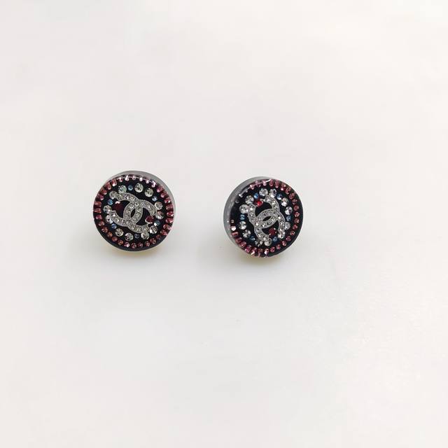 Chanel Latest Resin Colored Round Ear Studs, Consistent Zp Brass Material