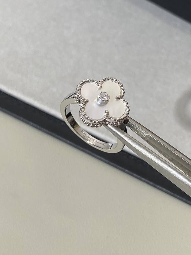 Gold-Plated Vca Rose Gold Single Flower Four-Leaf Clover Diamond-Studded White M