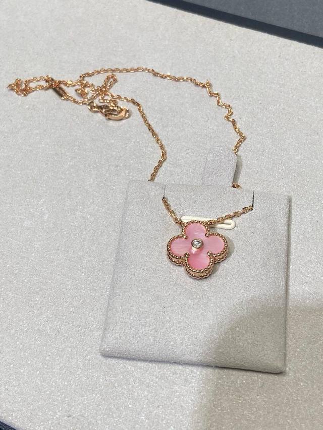 V Gold-Plated Vca Single-Diamond Pink Mother-Of-Pearl Four-Leaf Clover Necklace