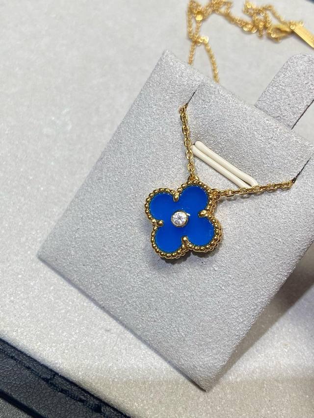 V Gold-Plated Vca Single-Diamond Blue Agate Four-Leaf Clover Necklace