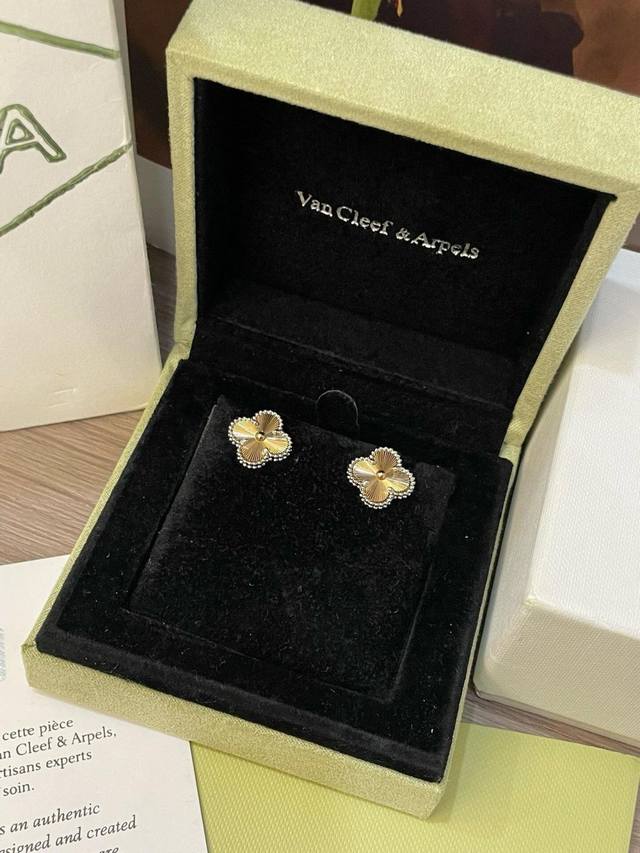 V Gold Material Vca White Gold And Rose Gold Four-Leaf Clover Laser-Engraved Ear
