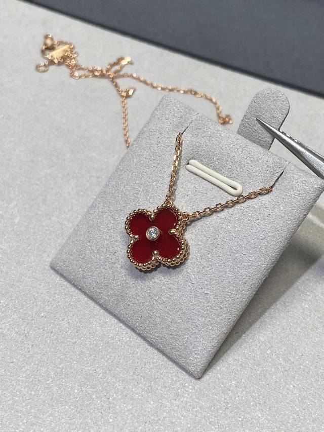 V Gold Material Vca Single Diamond Red Agate Four-Leaf Clover Necklace
