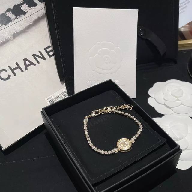 Bracelet, Necklace Chanel Classic Gold Coin Full Diamond Set Vintage Style, Abso