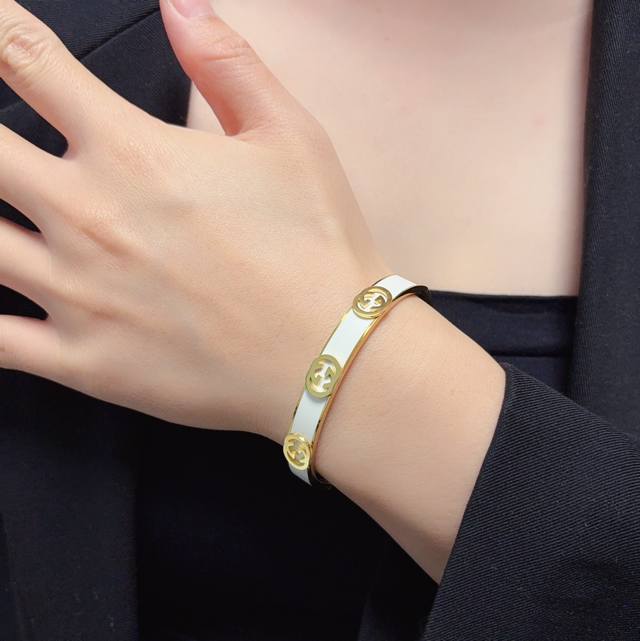 New Gucci Double G Bracelet With Heavy Bling Bling, Beautifully Color-Coordinate