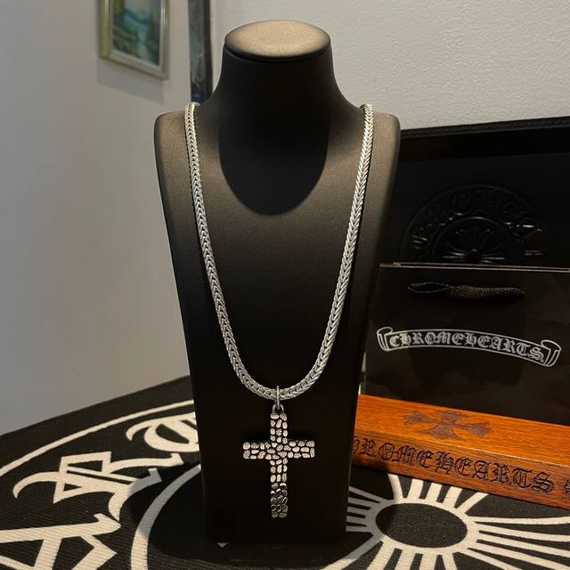 Chrome Hearts Classic Necklace, Cross Pendant, Concave And Convex Textured Patte