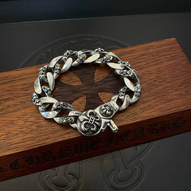 New Arrival, Store-Quality Chrome Hearts Classic Retro Cross Scout Flower Shrimp