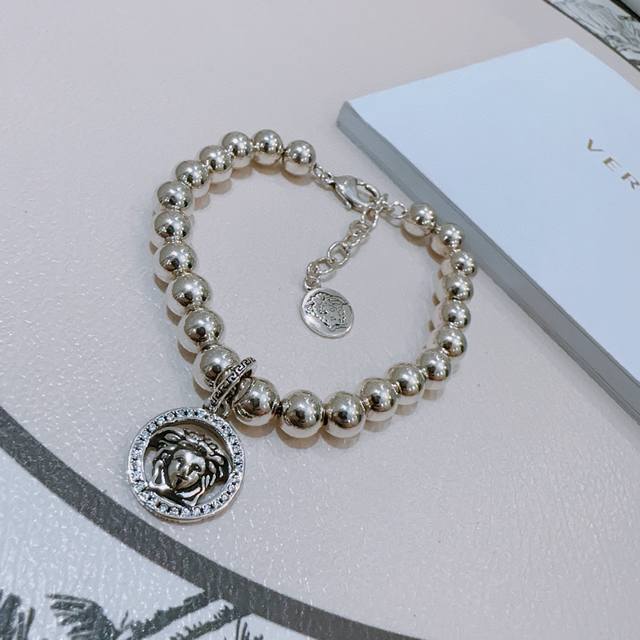 High-Quality Versace Bracelet With Medusa Head Design, Authentic Single-Piece Go