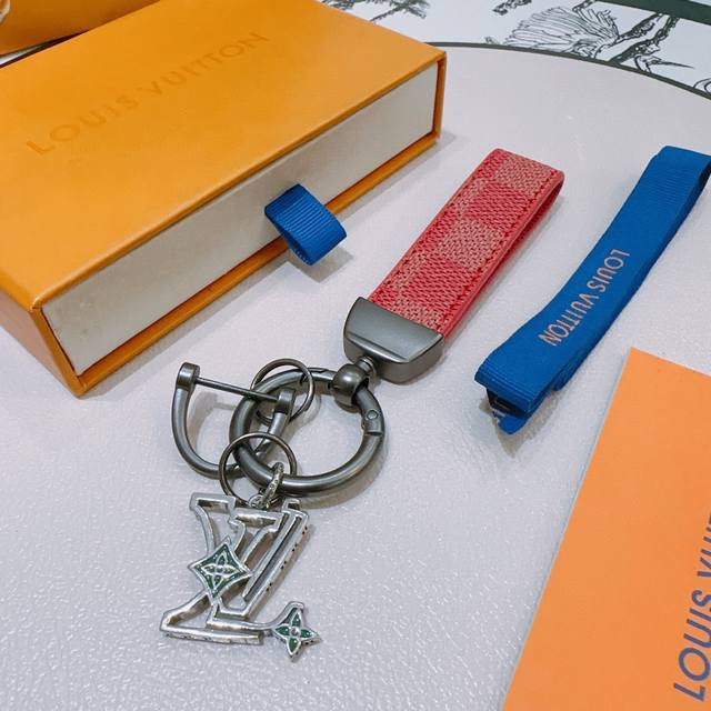 New Release Lv Keychain Lv Bag Clasp Latest Design Bag Accessory Higher Quality