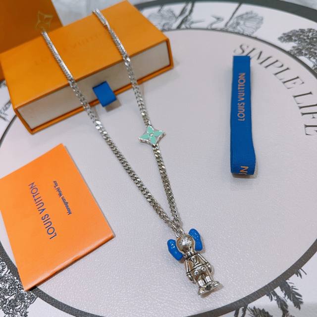 Authentic New Louis Vuitton Lv Necklace, Original Store-Quality New Model, Retro