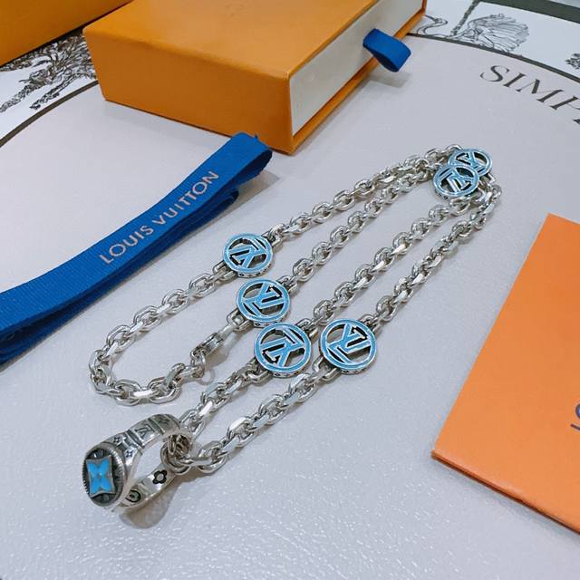 Authentic New Louis Vuitton Lv Necklace, Original Factory-Made, New Store-Exclus