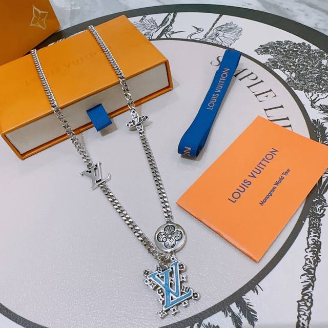Authentic New Louis Vuitton Lv Necklace, Original Store-Quality New Model, Retro