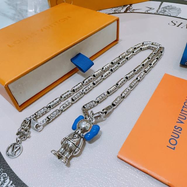 Authentic New Louis Vuitton Lv Necklace, Original Store-Quality New Design, Retr
