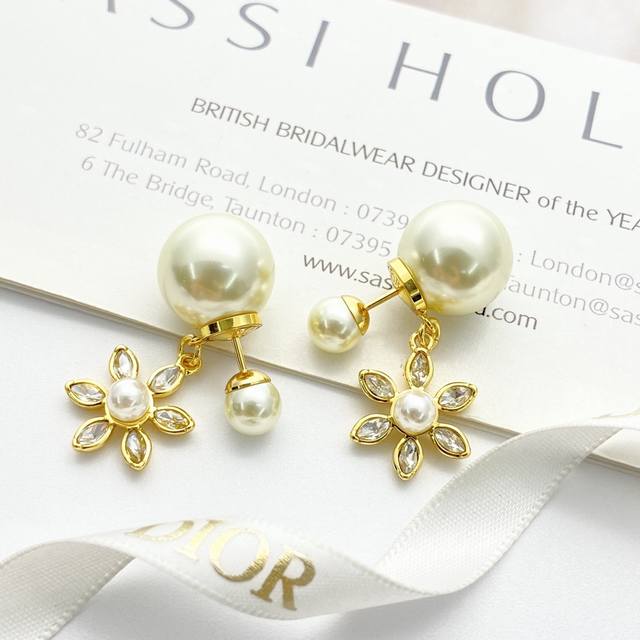 Dior Earrings Hot-Selling New Arrival Dior Golden Crystal Sunflower Double Pearl