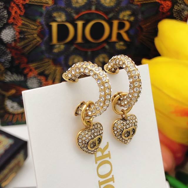 Code: Ded0130 Authentic New Dior Heart-Shaped Diamond-Studded Earrings, Identica