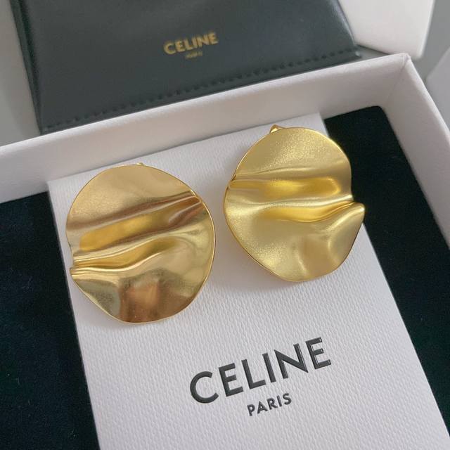 High-Quality, Details As Shown. C-Shaped Gold Plate Ear Studs, Vintage Style! Fa