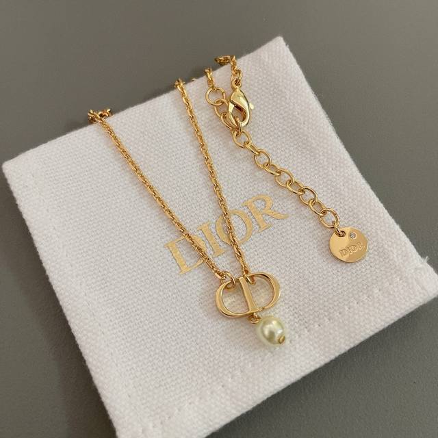 High-Quality, Details As Shown. Pair With A Natural Pearl Cd Necklace. The Class