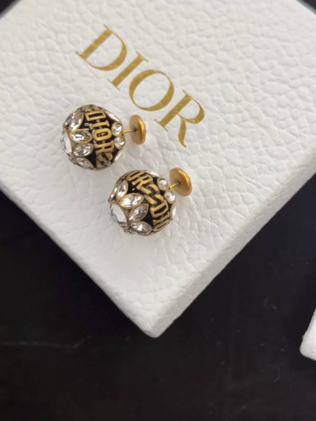 High-Quality, Details As Shown. Wheat Earring With Pear-Shaped Crystal Balls. Lu